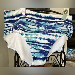NWOT-Calia by Carrie Underwood colorful women’s bathing suit bottoms 2X